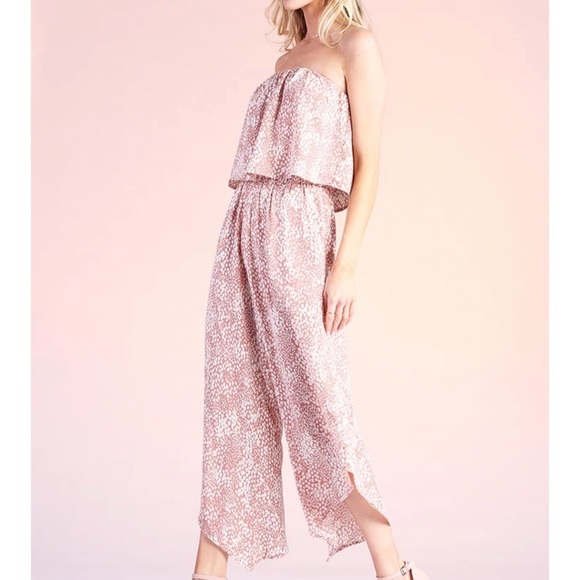 Tyche Dresses & Skirts - Tyche Amalfi Slanted Hem Jumpsuit size small blush color summer speckled dress​​